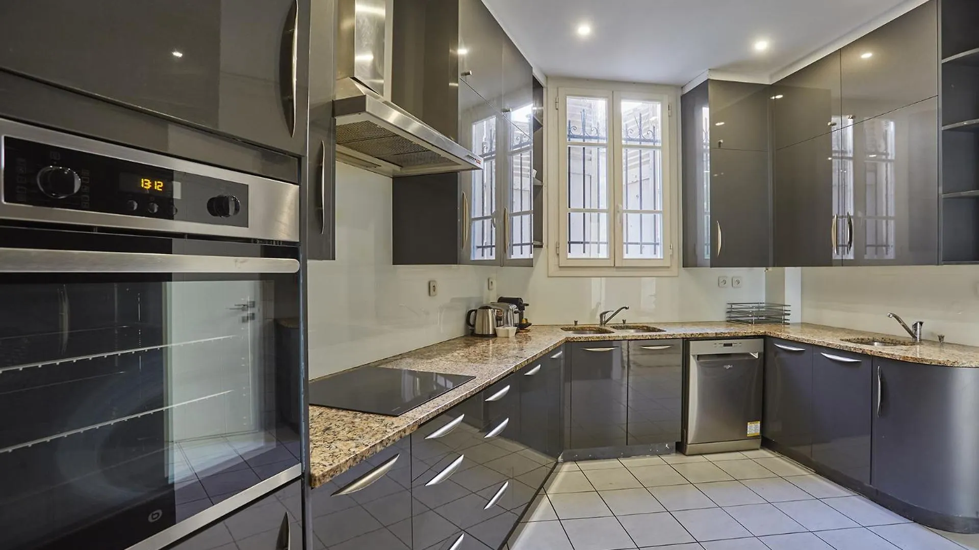 Apartment Center Of Paris Montmartre By Studio Prestige