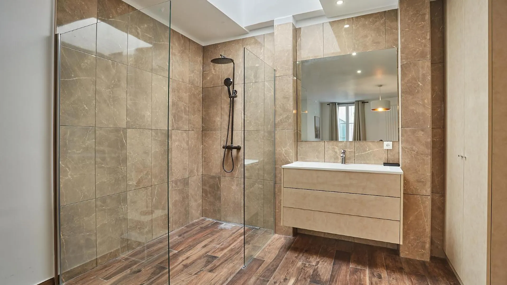 Apartment Center Of Paris Montmartre By Studio Prestige