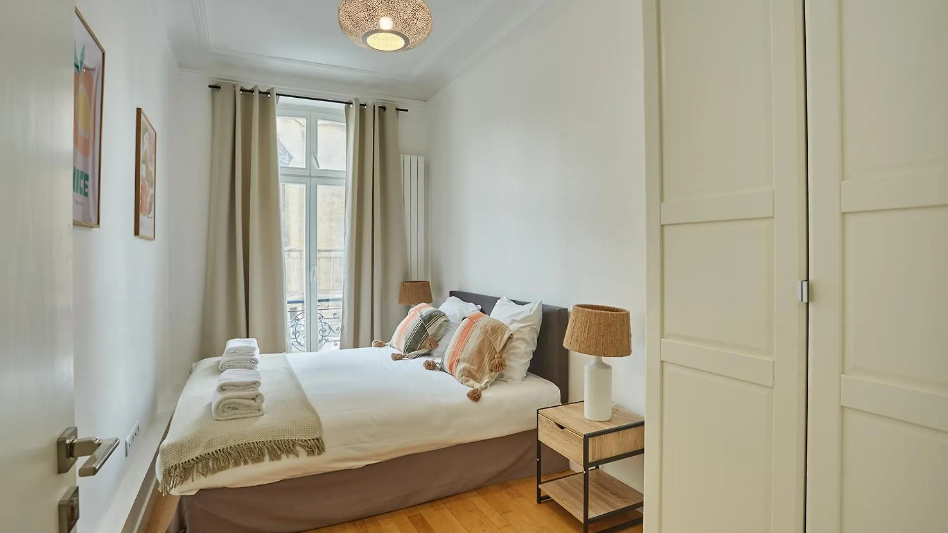 Apartment Center Of Paris Montmartre By Studio Prestige
