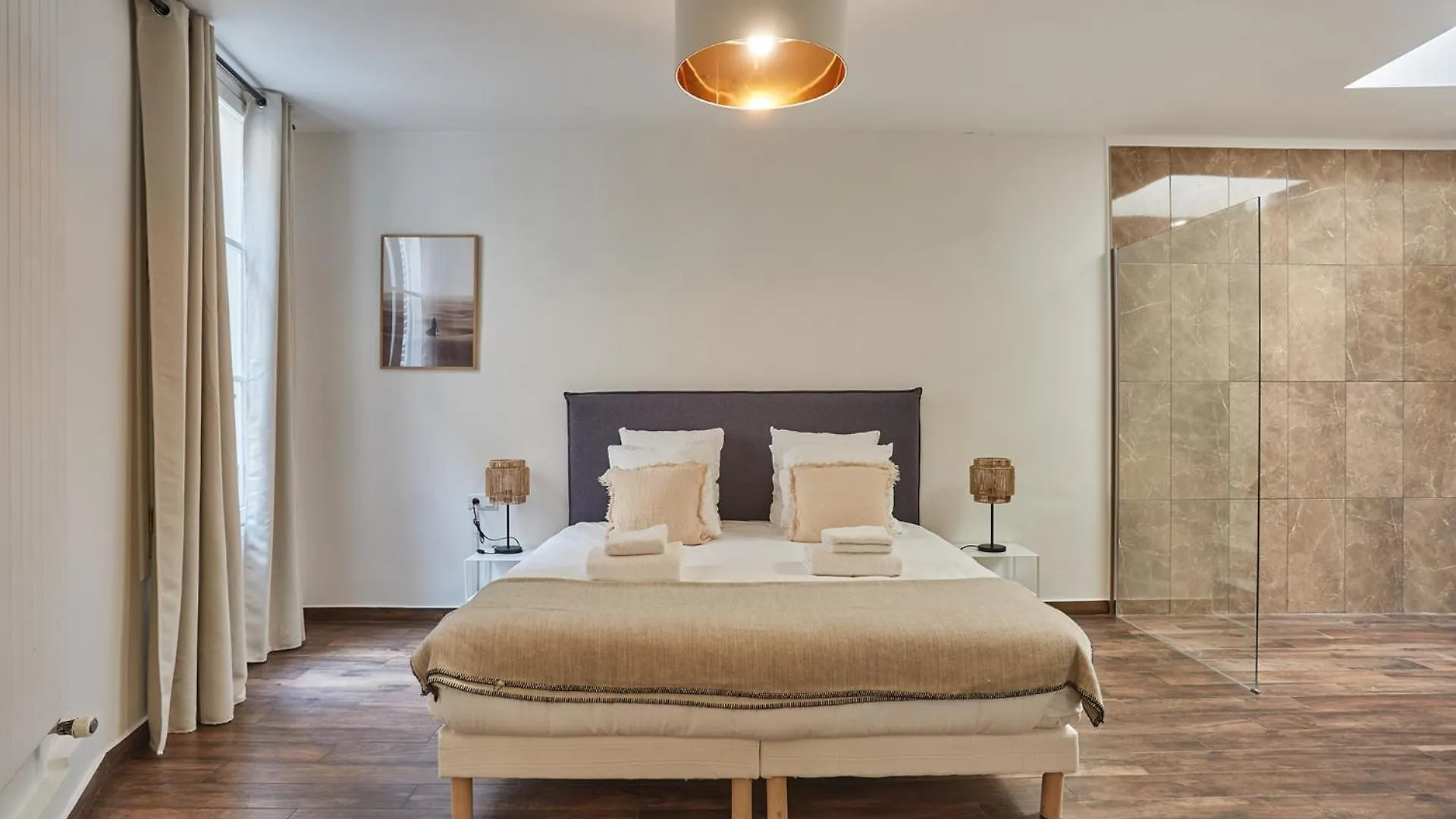 Apartment Center Of Paris Montmartre By Studio Prestige France